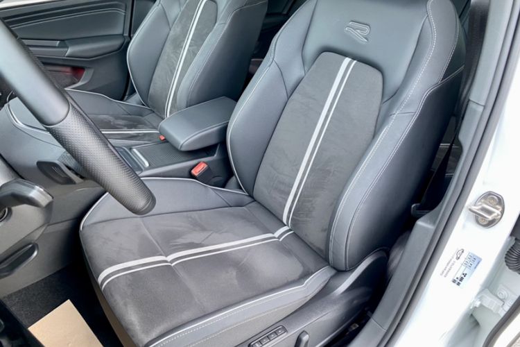 Used Volkswagen Golf 2023 280TSI DSG R-Line Lite Left Front Seat