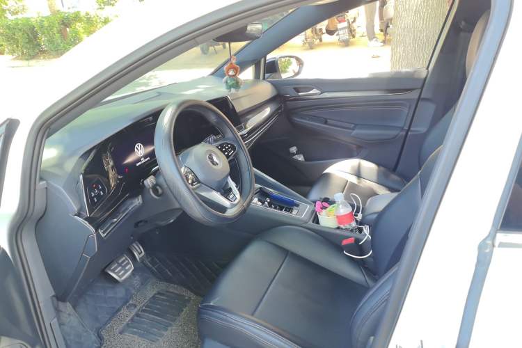 Used Volkswagen Golf 2023 Facelift 280TSI DSG R-Line Lite Left Front Seat