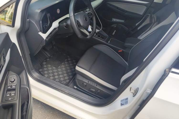 Used Volkswagen Golf 2023 280TSI DSG Pro 20th Anniversary Edition Left Front Seat