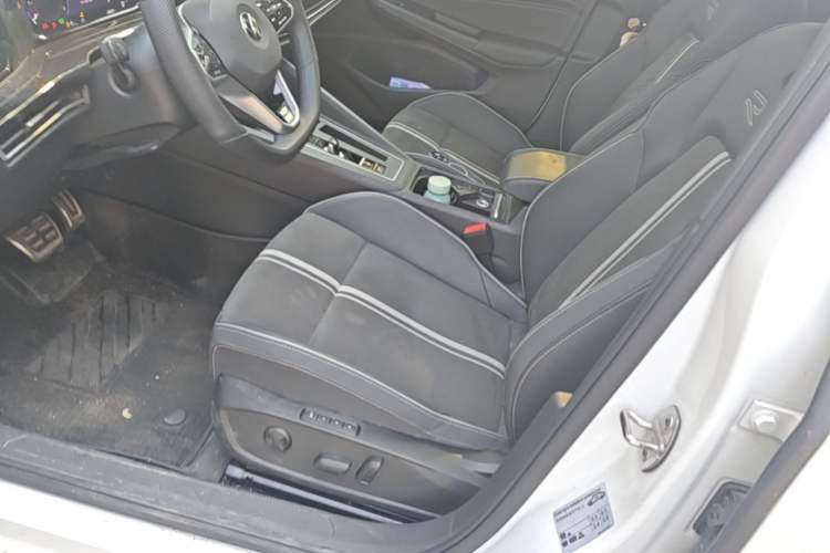 Used Volkswagen Golf 2023 Facelift 280TSI DSG R-Line Lite Left Front Seat