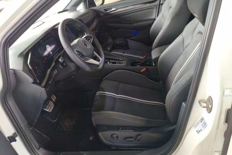 Used Volkswagen Golf 2023 280TSI DSG R-Line Lite Left Front Seat