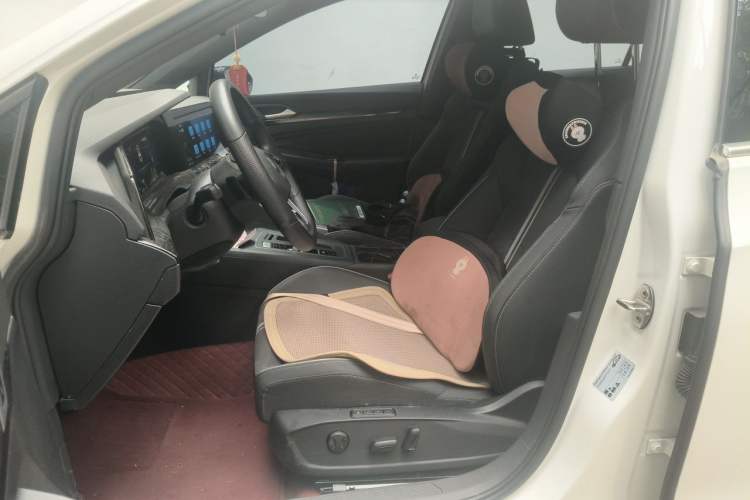 Used Volkswagen Golf 2023 280TSI DSG R-Line Lite Left Front Seat