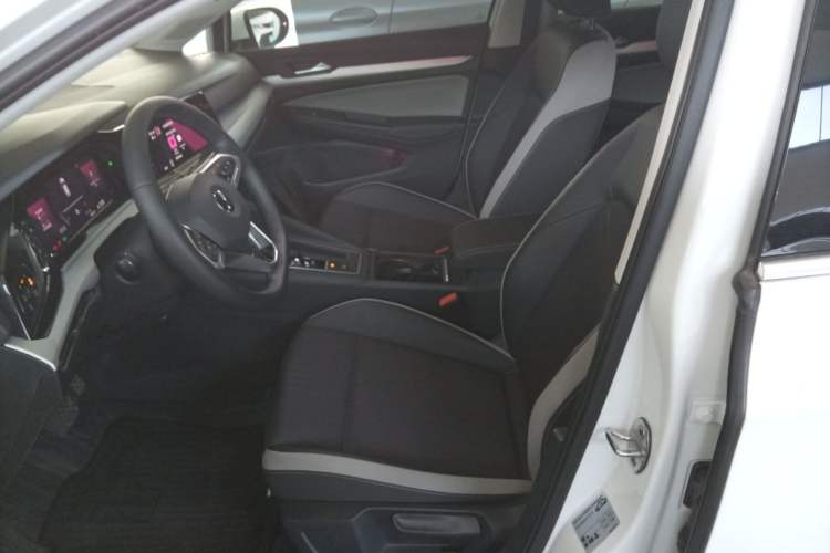 Used Volkswagen Golf 2023 Facelift 280TSI DSG Pro Left Front Seat