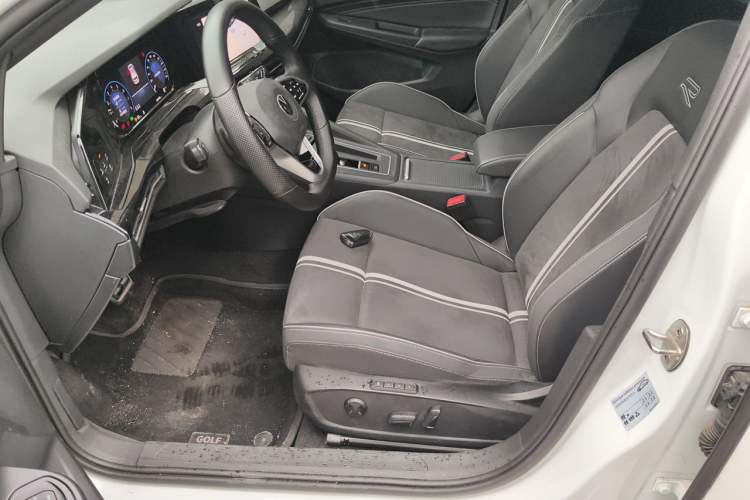 Used Volkswagen Golf 2023 Facelift 280TSI DSG R-Line Lite Left Front Seat