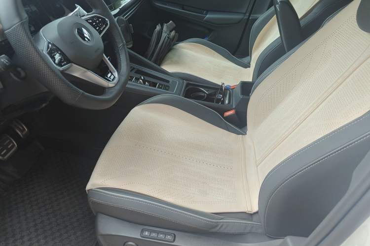 Used Volkswagen Golf 2023 Facelift 280TSI DSG R-Line Lite Left Front Seat