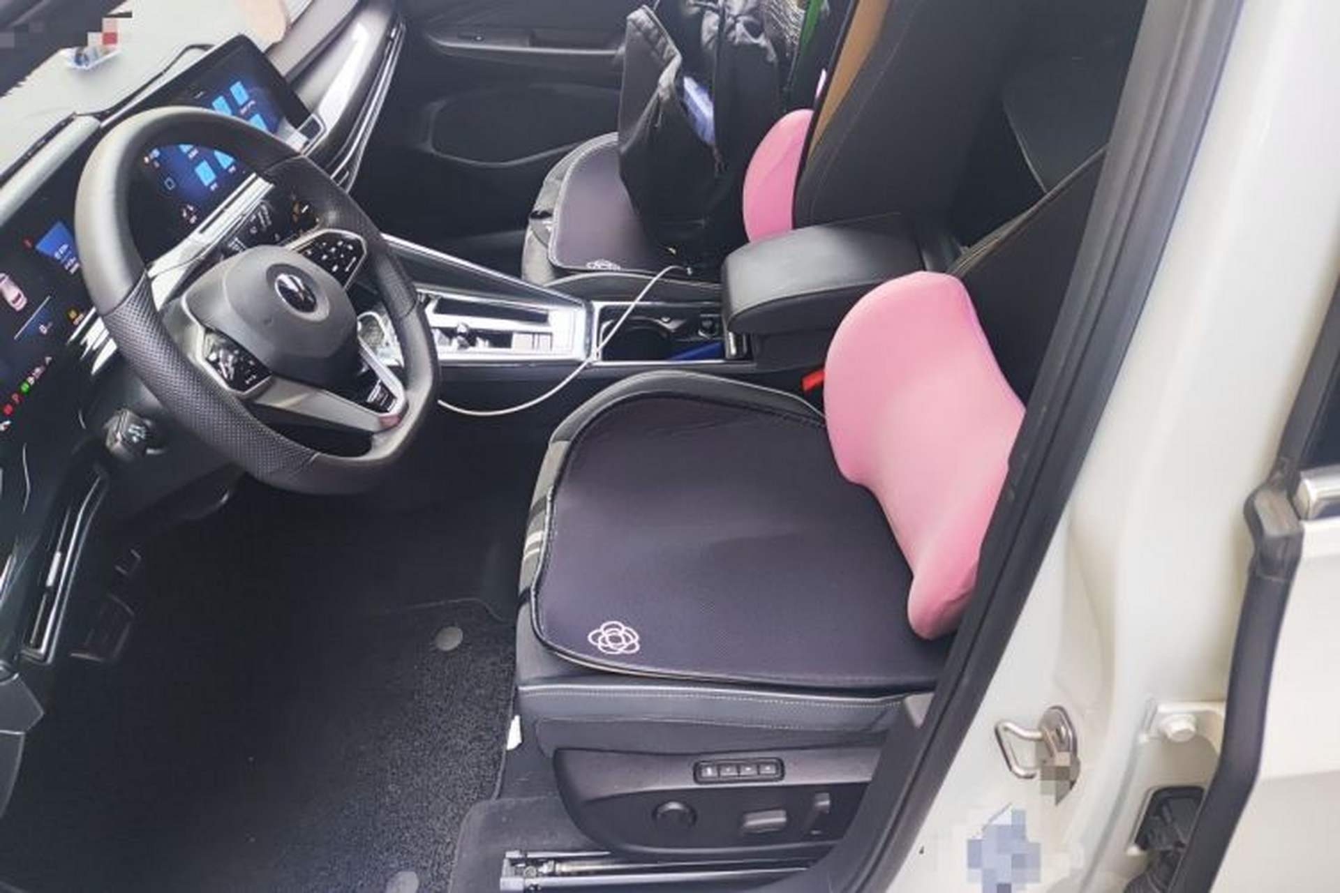 Used Volkswagen Golf 2023 Facelift 280TSI DSG R-Line Left Front Seat
