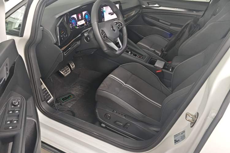 Used Volkswagen Golf 2023 Facelift 280TSI DSG R-Line Left Front Seat