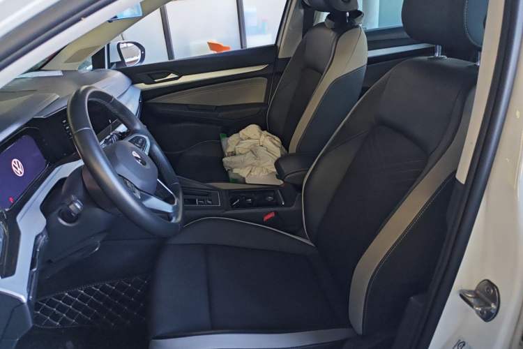 Used Volkswagen Golf 2023 Facelift 280TSI DSG Pro Left Front Seat