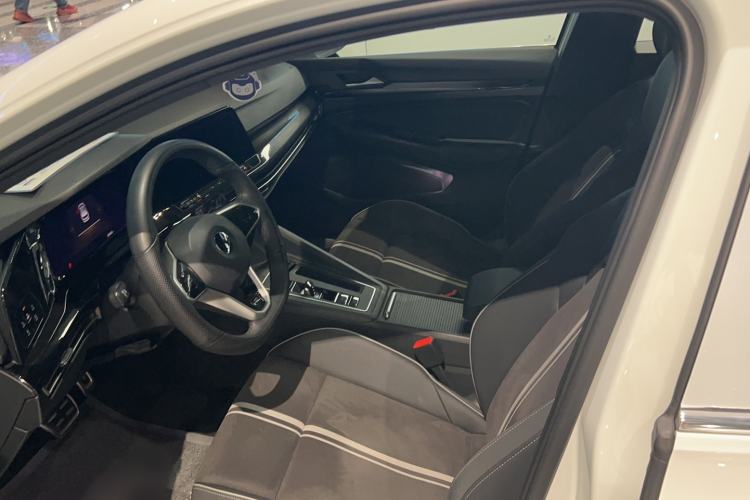 Used Volkswagen Golf 2023 Facelift 280TSI DSG R-Line Lite Left Front Seat