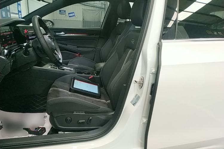 Used Volkswagen Golf 2023 Facelift 280TSI DSG R-Line Left Front Seat