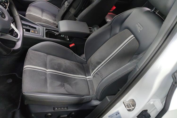 Used Volkswagen Golf 2023 Facelift 280TSI DSG R-Line Lite Left Front Seat