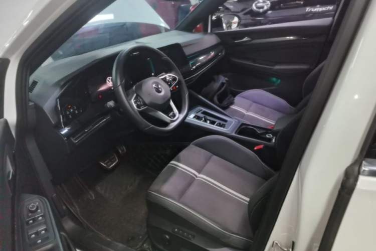 Used Volkswagen Golf 2023 Facelift 280TSI DSG R-Line Lite Left Front Seat