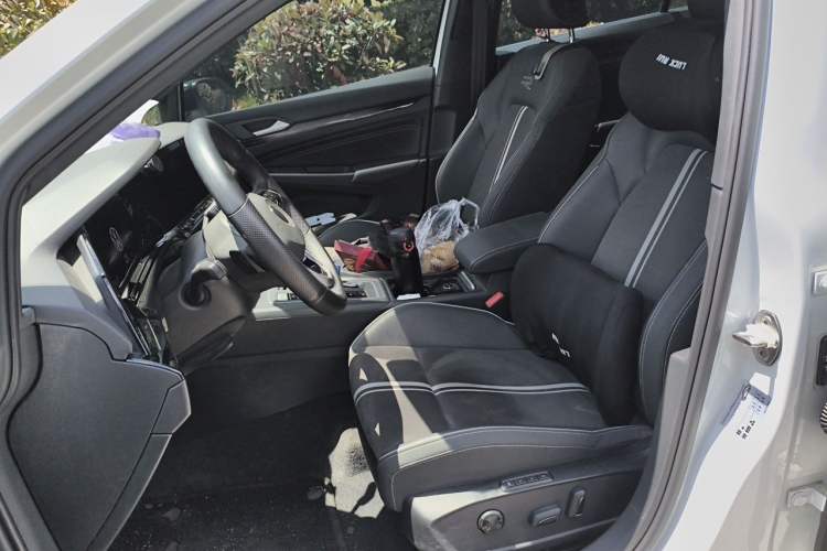 Used Volkswagen Golf 2023 Facelift 280TSI DSG R-Line Lite Left Front Seat