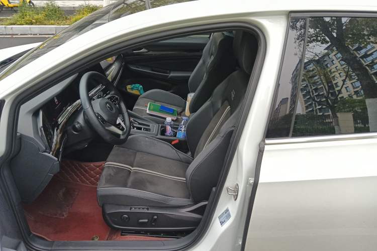 Used Volkswagen Golf 2023 280TSI DSG R-Line Lite Left Front Seat