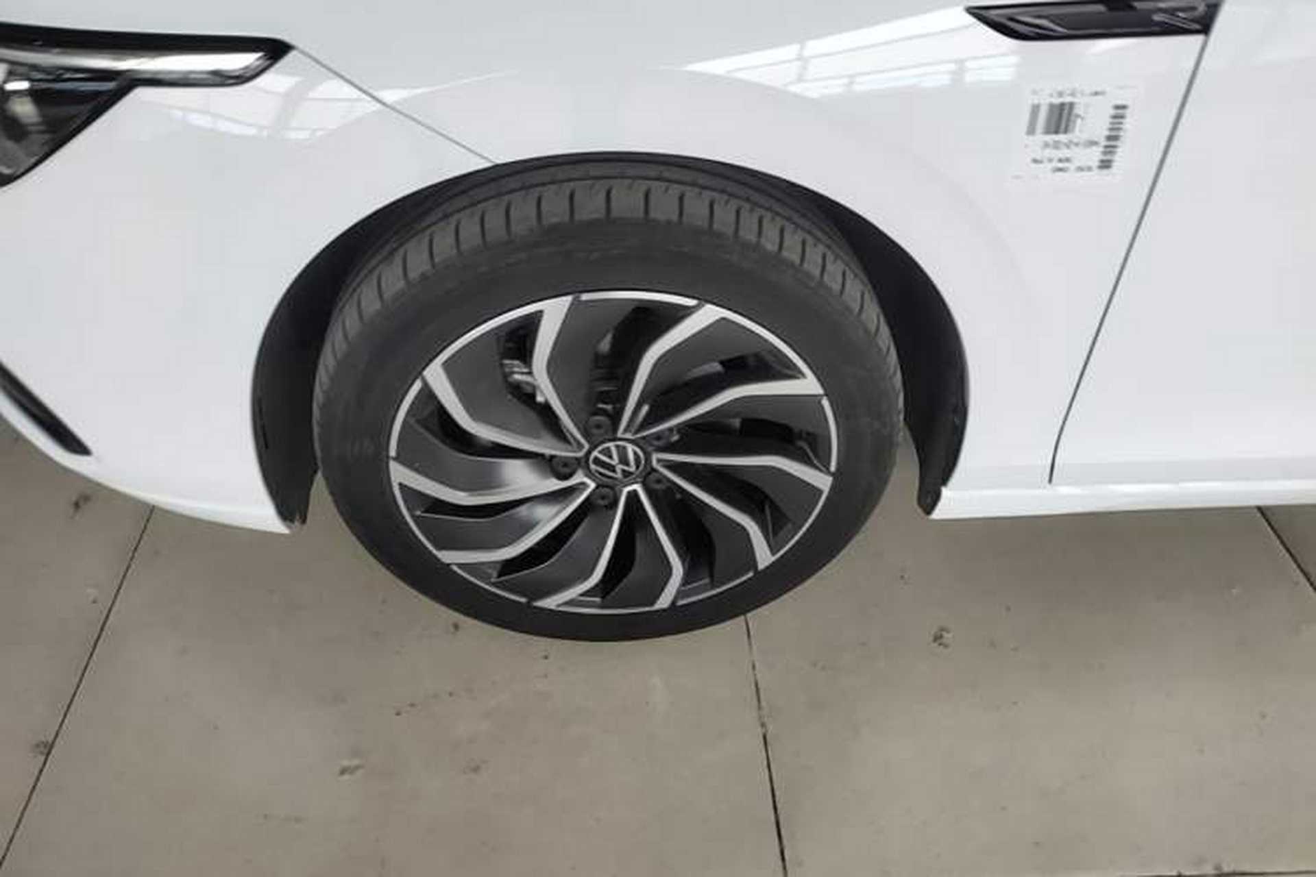 Used Volkswagen Golf 2023 Facelift 280TSI DSG Pro Left Front Wheel Hub