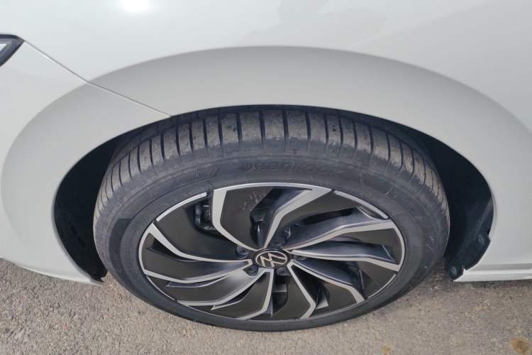 Used Volkswagen Golf 2023 280TSI DSG Pro Left Front Wheel Hub