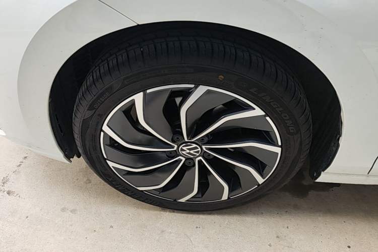 Used Volkswagen Golf 2023 280TSI DSG Pro Left Front Wheel Hub