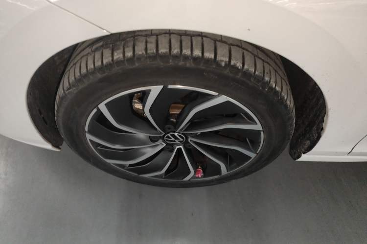 Used Volkswagen Golf 2023 Facelift 280TSI DSG Pro Left Front Wheel Hub