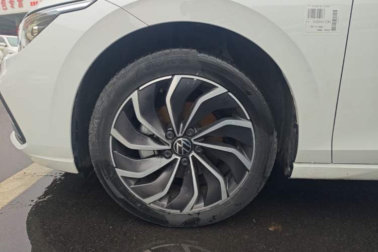 Used Volkswagen Golf 2023 Facelift 280TSI DSG Pro Left Front Wheel Hub
