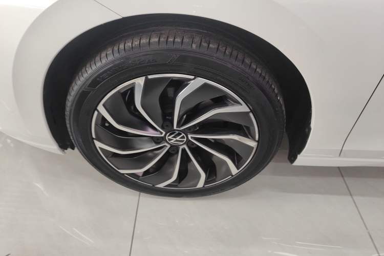 Used Volkswagen Golf 2023 Facelift 280TSI DSG Pro Left Front Wheel Hub