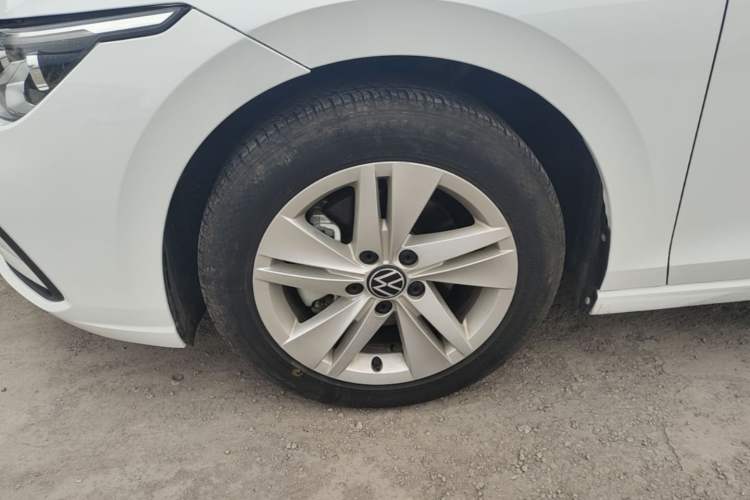 Used Volkswagen Golf 2023 200TSI DSG Left Front Wheel Hub