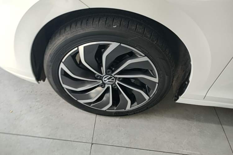 Used Volkswagen Golf 2023 Facelift 280TSI DSG Pro Left Front Wheel Hub