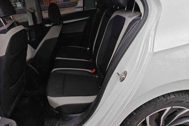 Used Volkswagen Golf 2023 Facelift 280TSI DSG Pro Left Rear Seat