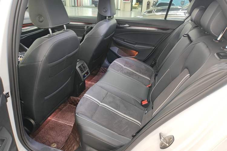Used Volkswagen Golf 2023 Facelift 280TSI DSG R-Line Lite Left Rear Seat