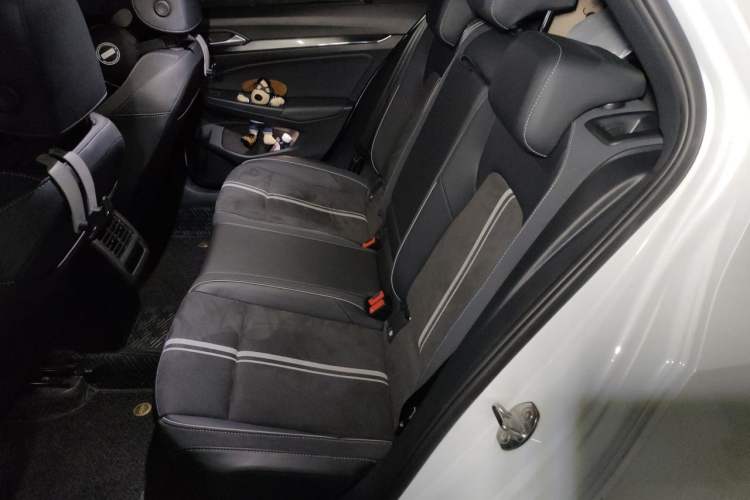 Used Volkswagen Golf 2023 Facelift 280TSI DSG R-Line Left Rear Seat