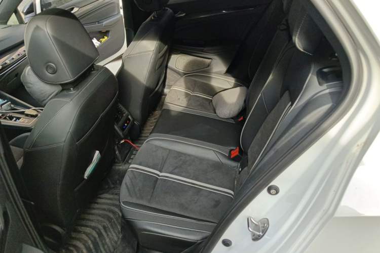 Used Volkswagen Golf 2023 280TSI DSG R-Line Lite Left Rear Seat