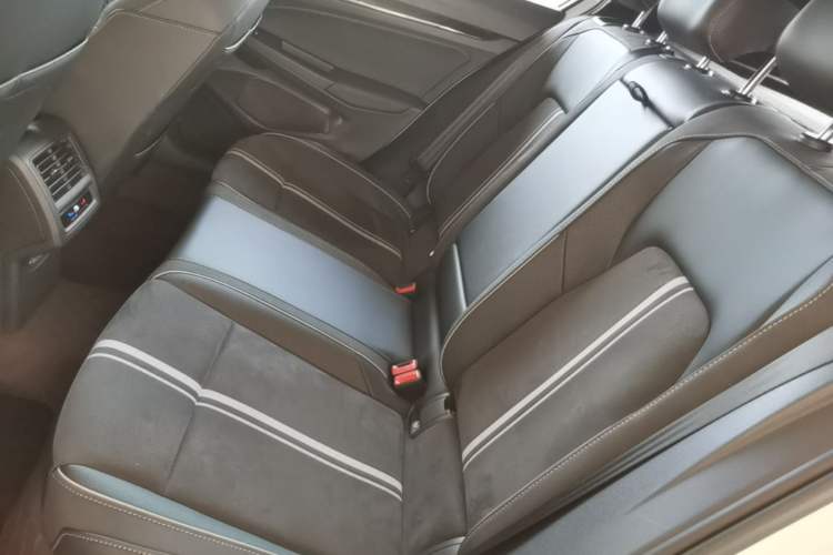 Used Volkswagen Golf 2023 280TSI DSG R-Line Lite Left Rear Seat