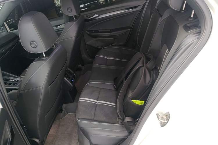 Used Volkswagen Golf 2023 Facelift 280TSI DSG R-Line Left Rear Seat