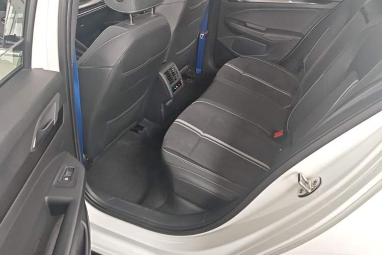 Used Volkswagen Golf 2023 Facelift 280TSI DSG R-Line Left Rear Seat