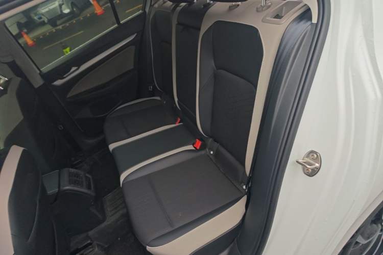 Used Volkswagen Golf 2023 Facelift 280TSI DSG Pro Left Rear Seat