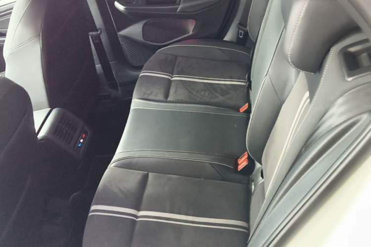 Used Volkswagen Golf 2023 280TSI DSG R-Line Lite Left Rear Seat