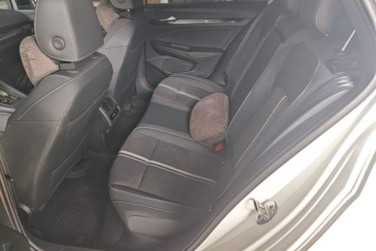 Used Volkswagen Golf 2023 Facelift 280TSI DSG R-Line Lite Left Rear Seat