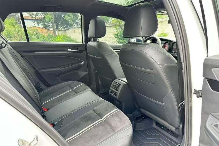 Used Volkswagen Golf 2023 Facelift 280TSI DSG R-Line Lite Left Rear Seat