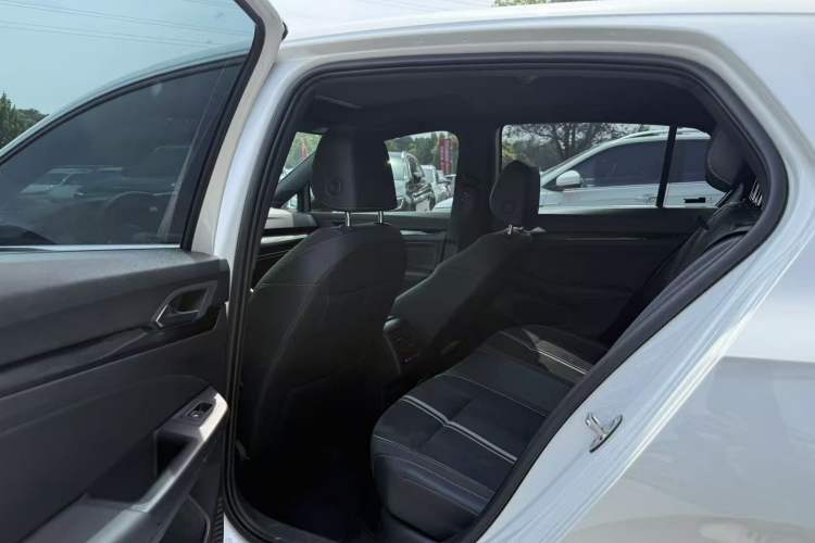 Used Volkswagen Golf 2023 Facelift 280TSI DSG R-Line Lite Left Rear Seat