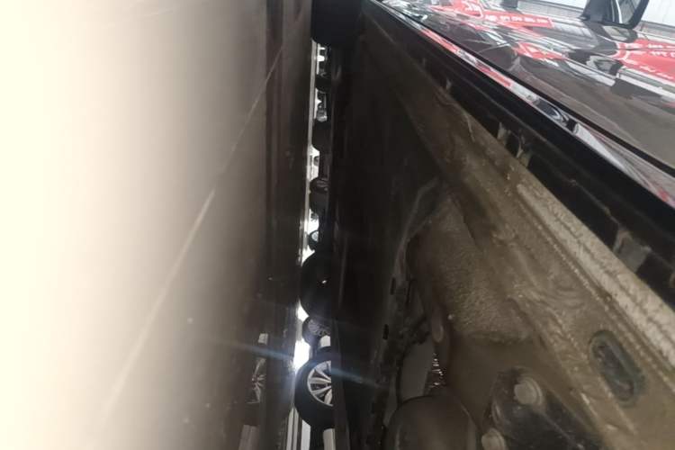 Used Volkswagen Golf 2023 Facelift 280TSI DSG R-Line Left Side Sill