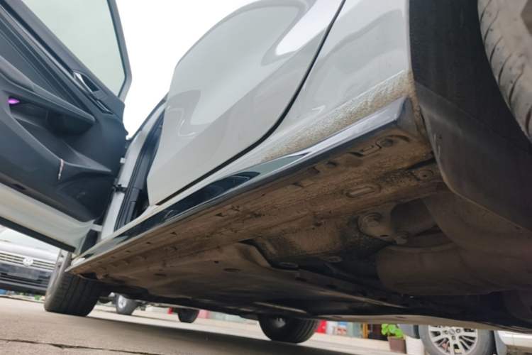 Used Volkswagen Golf 2023 Facelift 280TSI DSG R-Line Lite Left Side Sill