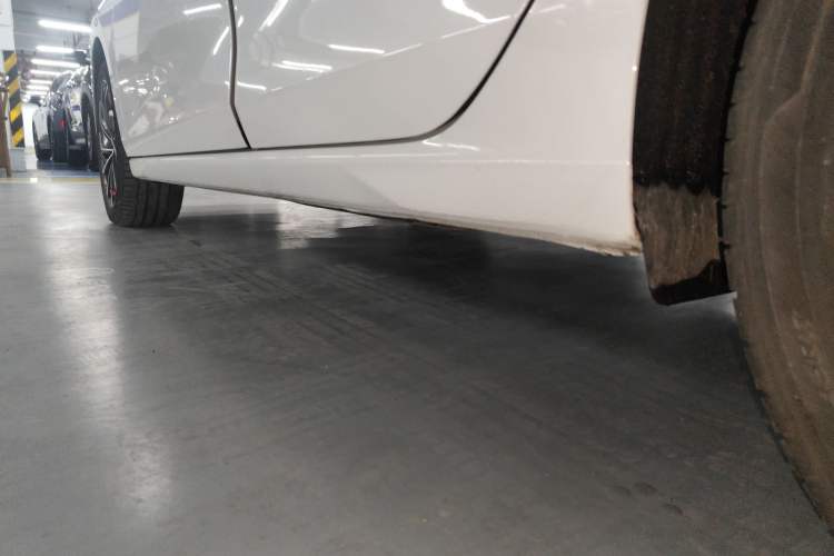 Used Volkswagen Golf 2023 Facelift 280TSI DSG Pro Left Side Sill