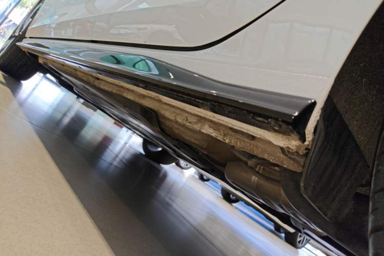 Used Volkswagen Golf 2023 Facelift 280TSI DSG R-Line Lite Left Side Sill