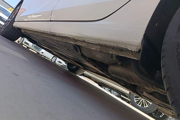 Used Volkswagen Golf 2023 Facelift 280TSI DSG Pro Left Side Sill