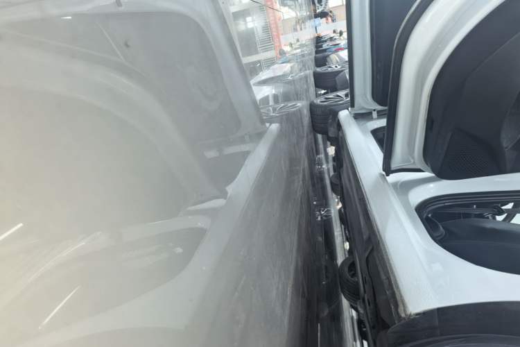 Used Volkswagen Golf 2023 Facelift 280TSI DSG Pro Left Side Sill