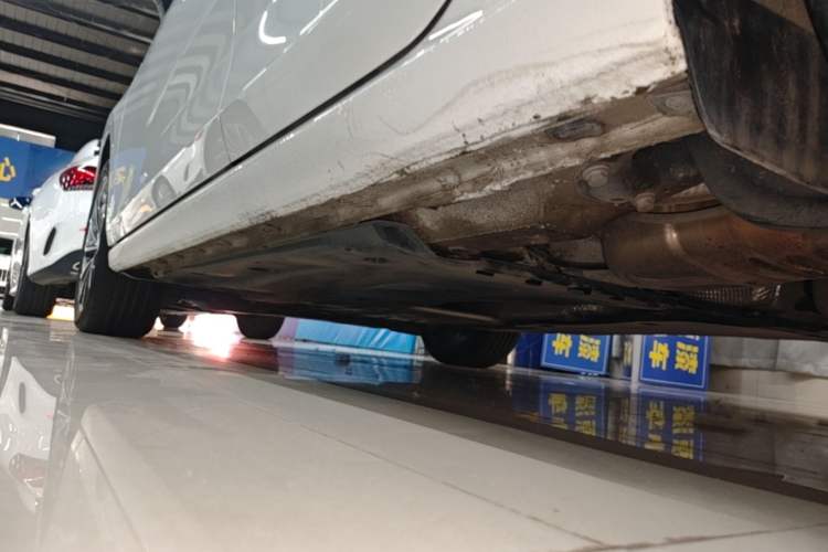 Used Volkswagen Golf 2023 Facelift 280TSI DSG Pro Left Side Sill
