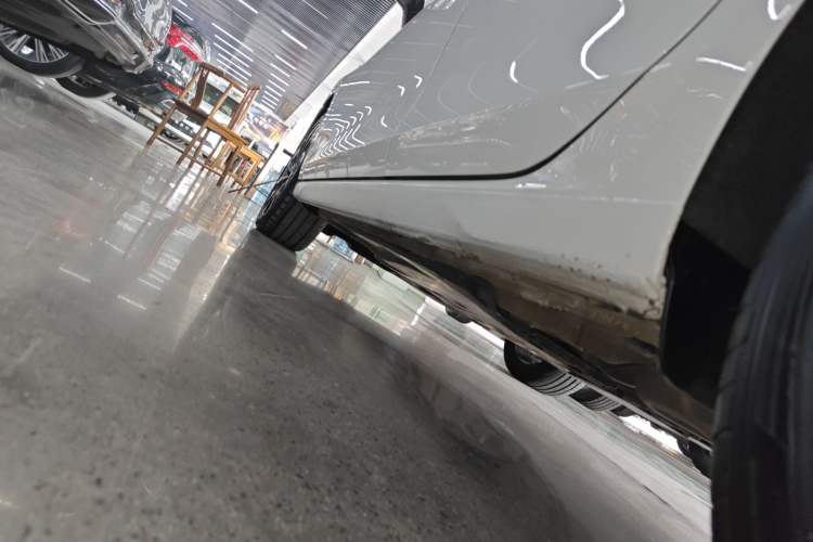 Used Volkswagen Golf 2023 Facelift 280TSI DSG Pro Left Side Sill