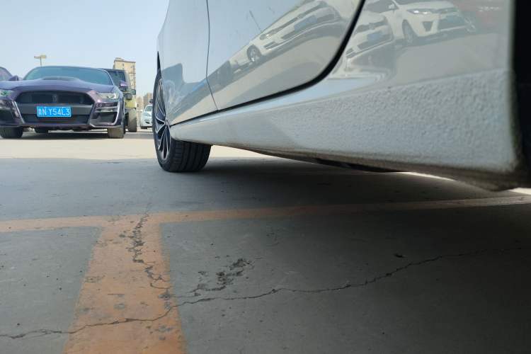 Used Volkswagen Golf 2023 Facelift 280TSI DSG Pro Left Side Sill