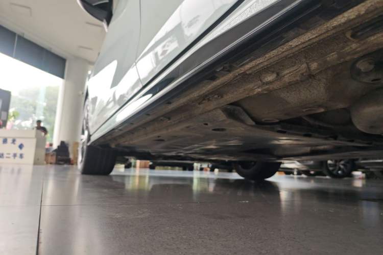 Used Volkswagen Golf 2023 Facelift 280TSI DSG R-Line Lite Left Side Sill