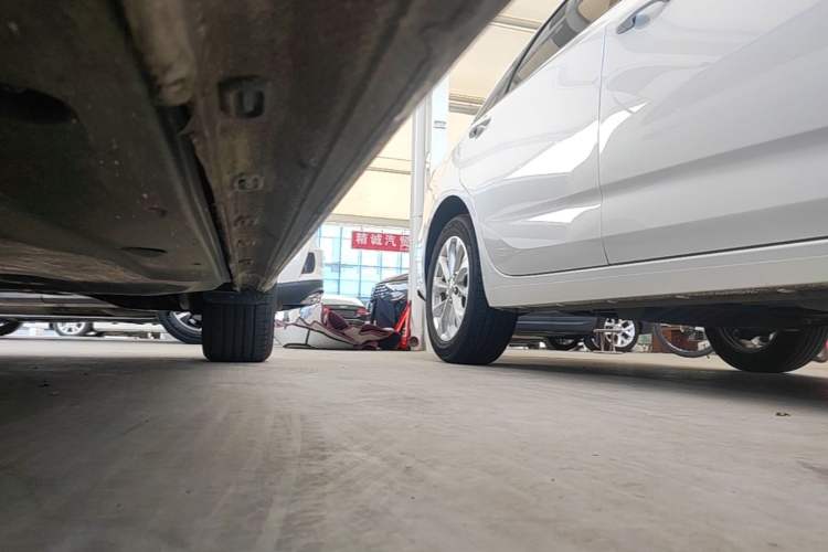 Used Volkswagen Golf 2023 280TSI DSG Pro Left Side Sill