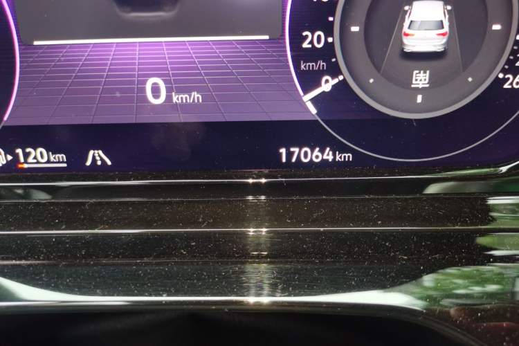 Used Volkswagen Golf 2023 Facelift 280TSI DSG R-Line Lite Odometer Close Up